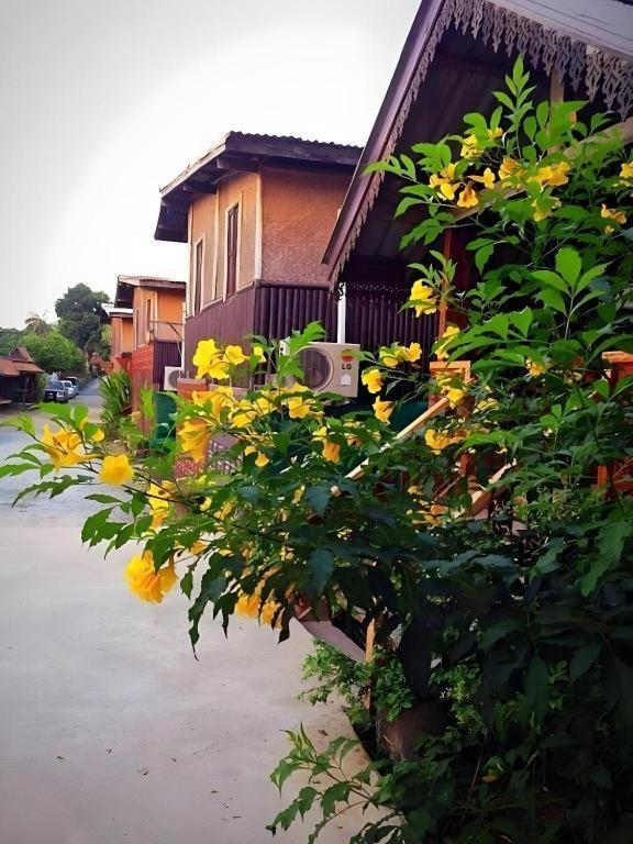 Jidapa Resort Ayutthaya Eksteriør billede